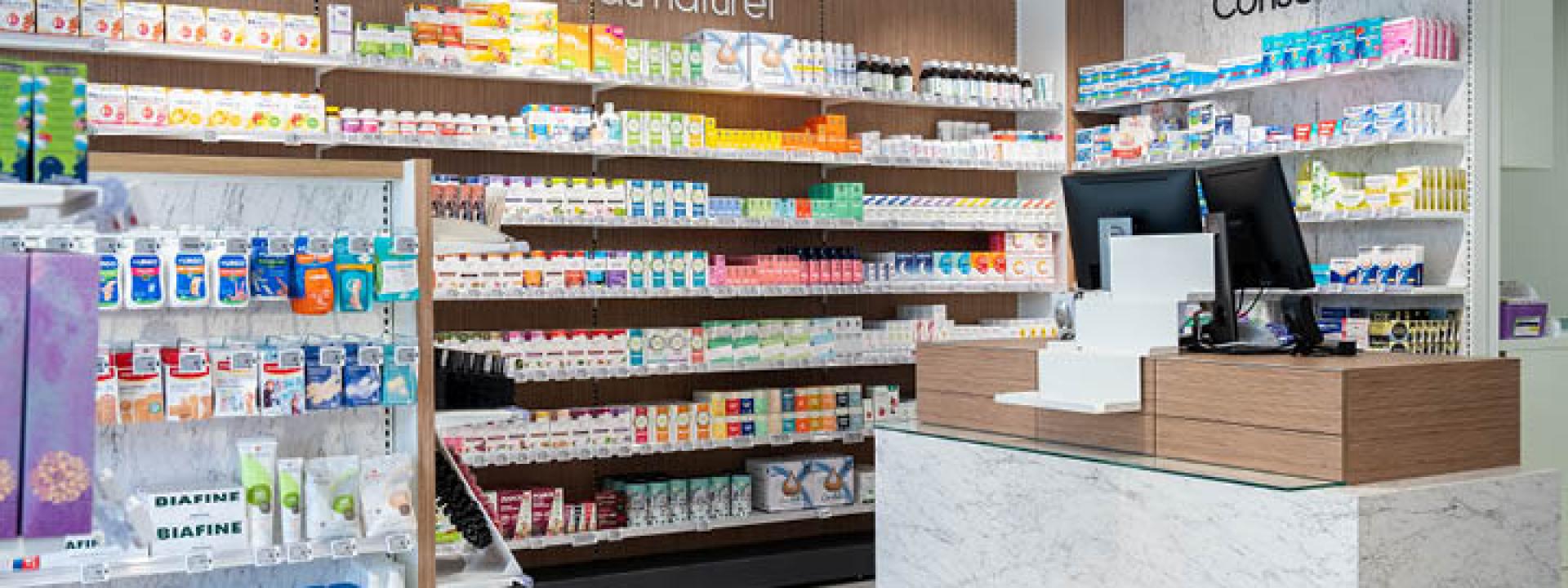 PHARMACIE DES CHARENTES - comptoirs