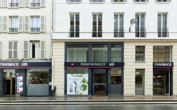 PHARMACIE CARRÉ OPÉRA DE LA CHAUSSÉE D'ANTIN - façade
