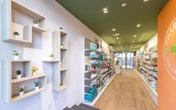 Aménagement en long de la pharmacie