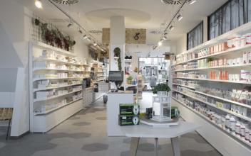 FARMACIA Y ÓPTICA GOLZARRI