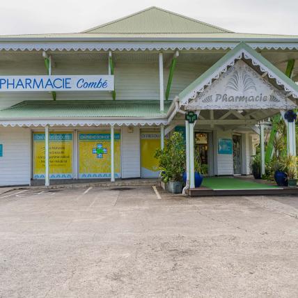 PHARMACIE COMBÉ - façade