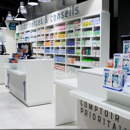 PHARMACIE DU GÉANT - comptoirs