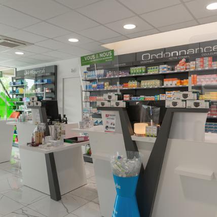 PHARMACIE DE LA COURONNE - comptoirs
