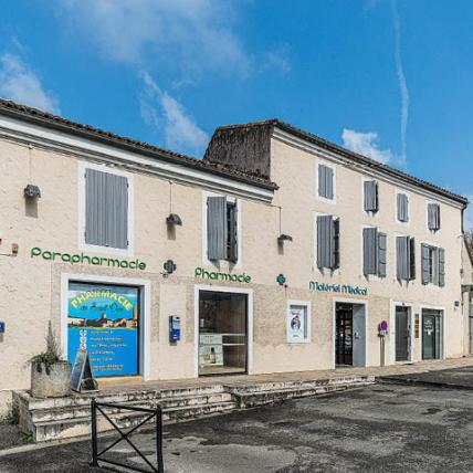 PHARMACIE DE SAINT-CLAR - façade