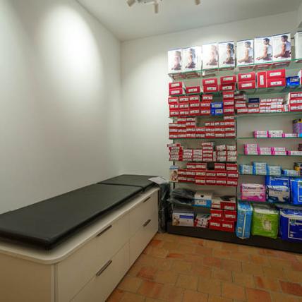PHARMACIE MORAND DELAUNE - cabine