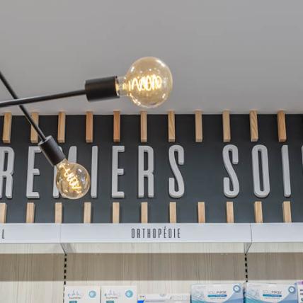 PHARMACIE DE LA VICTOIRE - luminaire